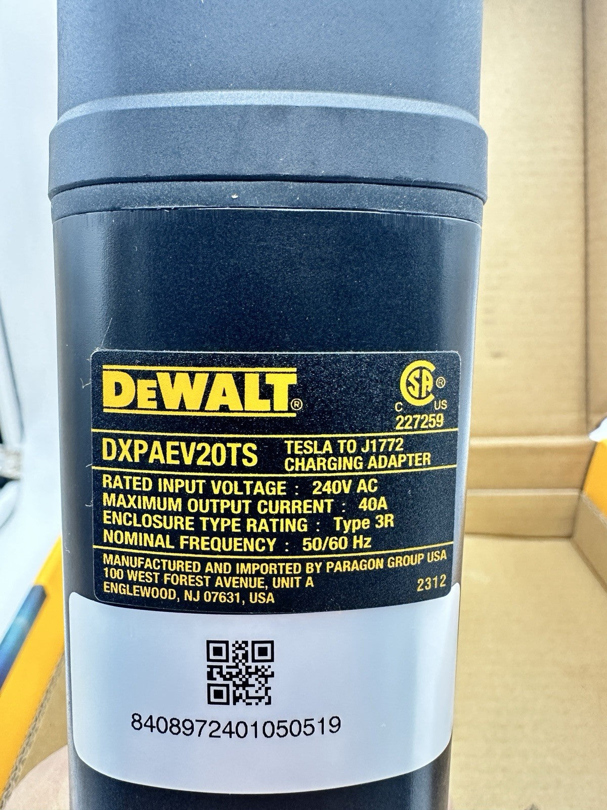 Dewalt Tesla to SAE J1772 Charging Adapter Portable 40 Amp 240 Volt New