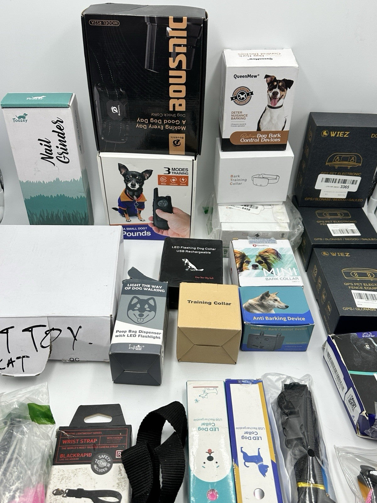 Lot Of Mix Pet Stuff  23 PCs