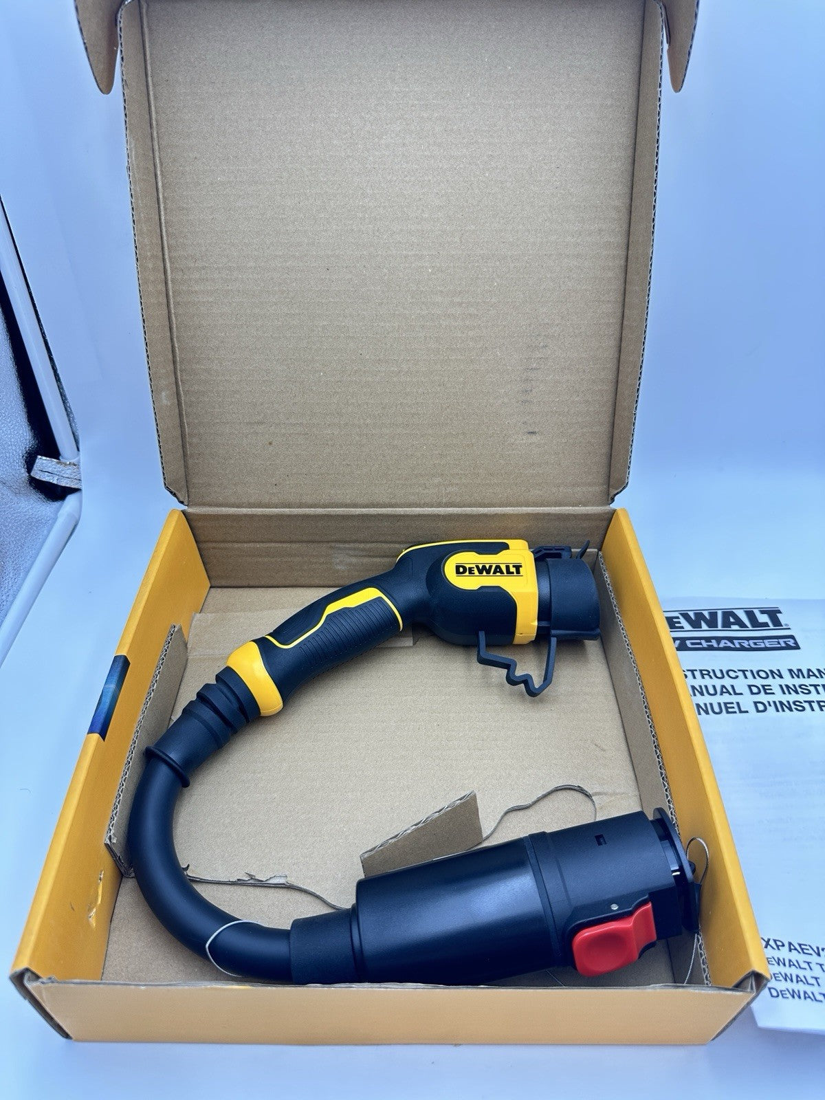 Dewalt Tesla to SAE J1772 Charging Adapter Portable 40 Amp 240 Volt New