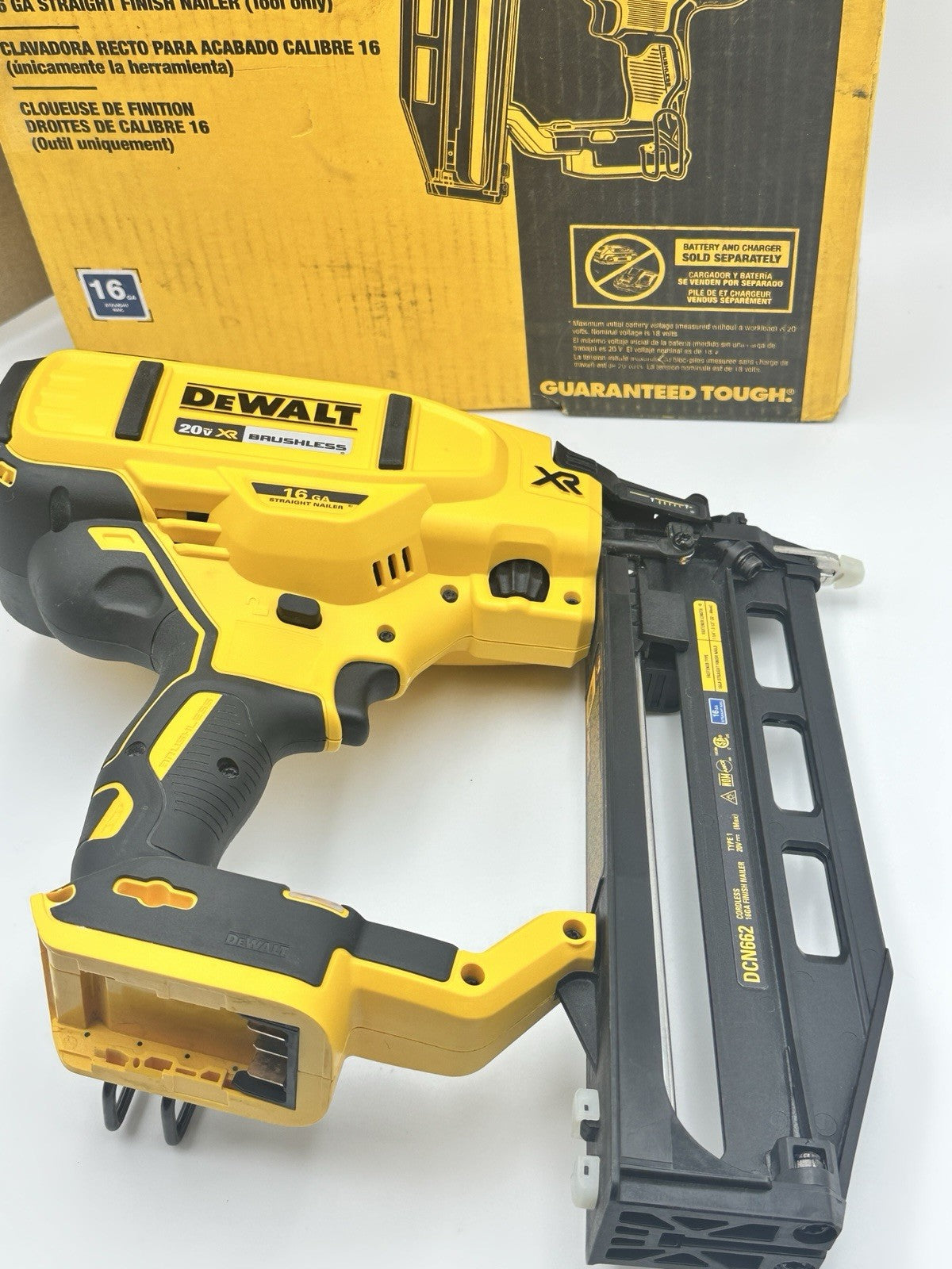 DEWALT DCN662B 20V MAX XR 16 GA Cordless Angled Finish Nailer Used Like New