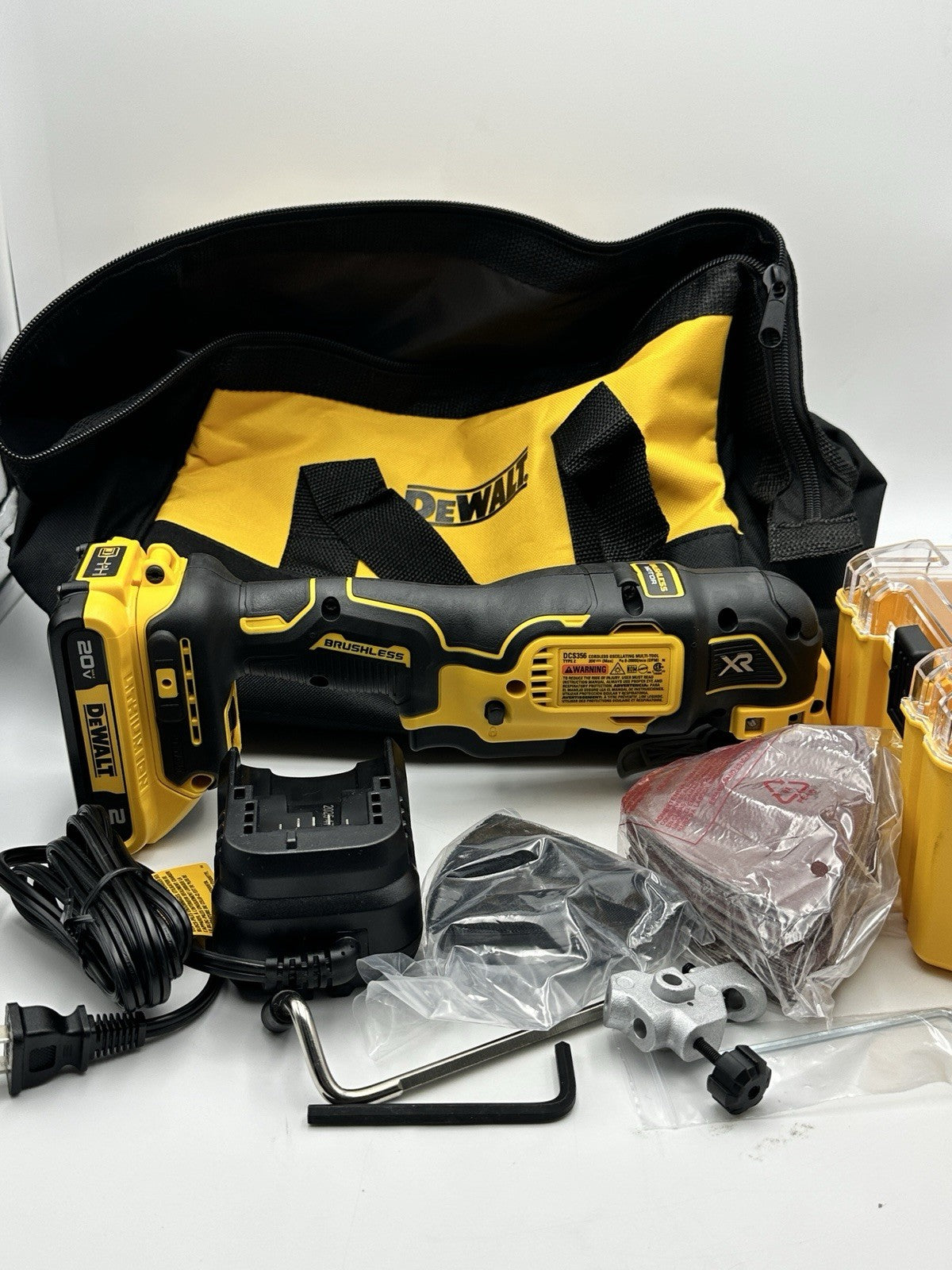DEWALT 20V MAX XR Brushless Oscillating Multi-Tool Kit DCS356D1 – New No Blades