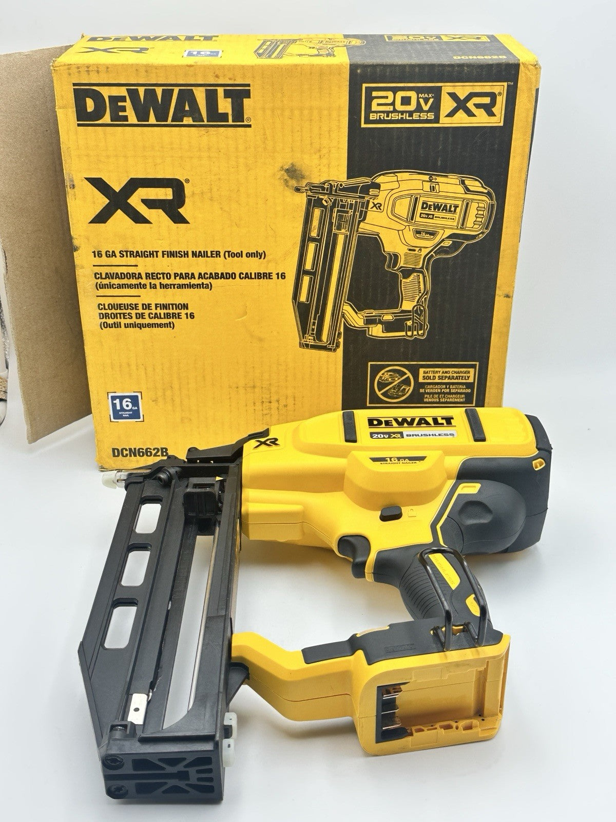 DEWALT DCN662B 20V MAX XR 16 GA Cordless Angled Finish Nailer Used Like New