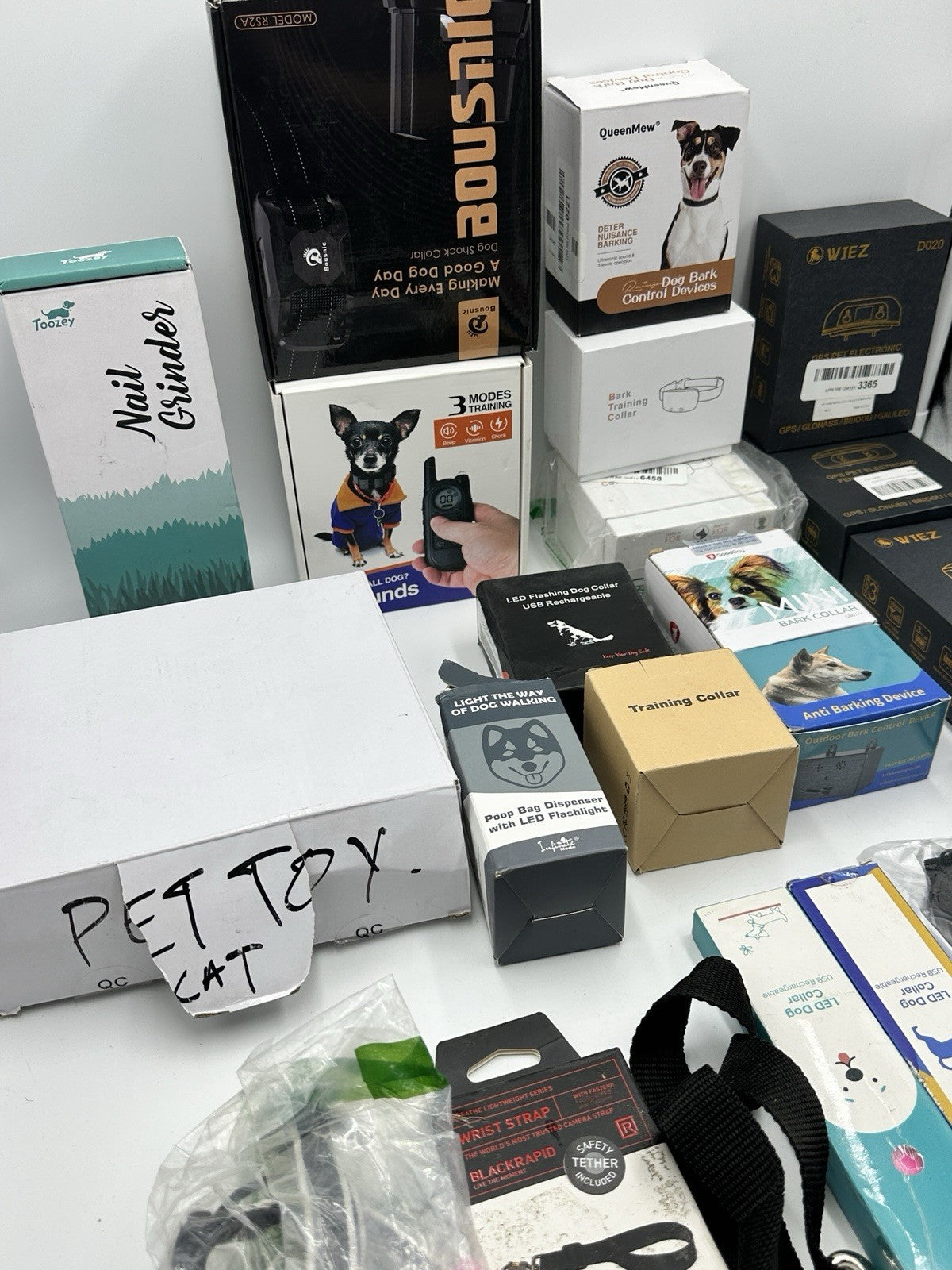 Lot Of Mix Pet Stuff  23 PCs